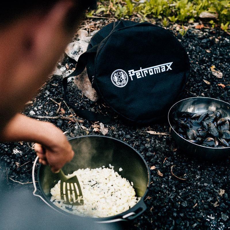 Petromax Transport Bag for 5.5L and 7.5L Dutch Oven - Hill and Dale Outdoors
